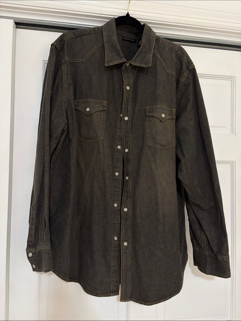 Structure Men's Casual Button-Down Shirt in Charcoal Gray
